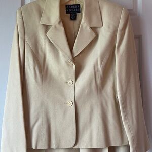 Women's 2-piece silk butter yellow pant suit